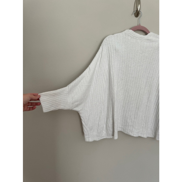 bundle of women’s Barefoot Dreams Cardigan S/M White - Picture 8 of 16